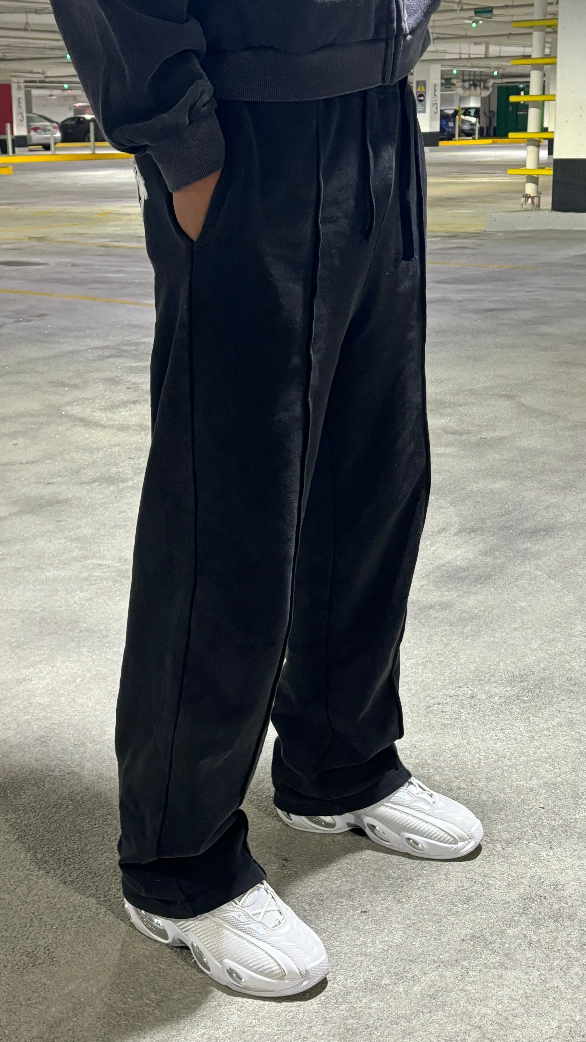 ‘STAPLE’ SWEATPANTS